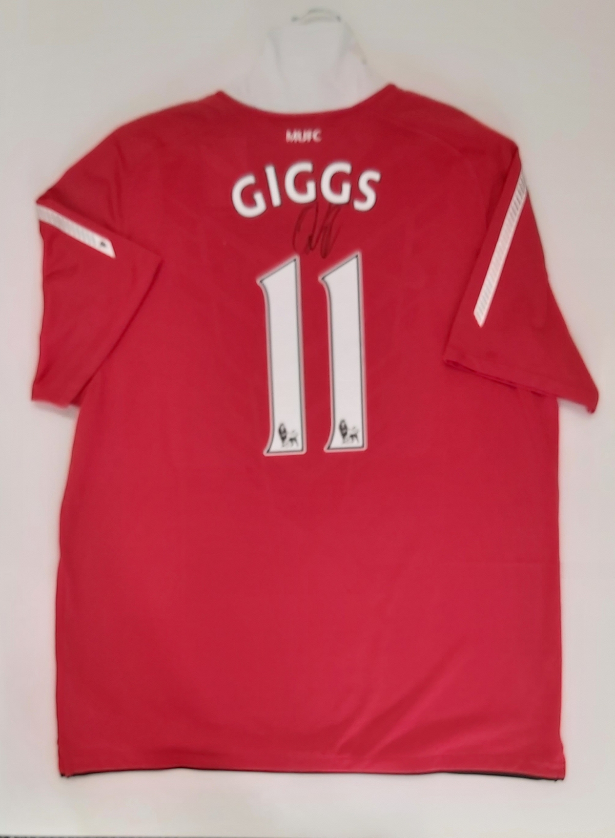 Ryan Giggs 11 Signed Football Shirt